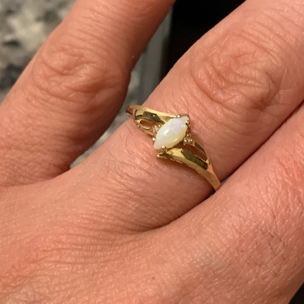 10K GOLD BEN GARELICK OPAL RING